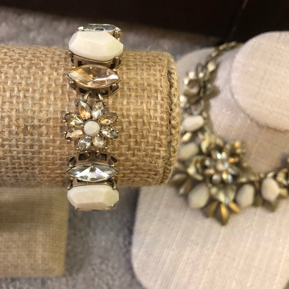 Gardenia bracelet